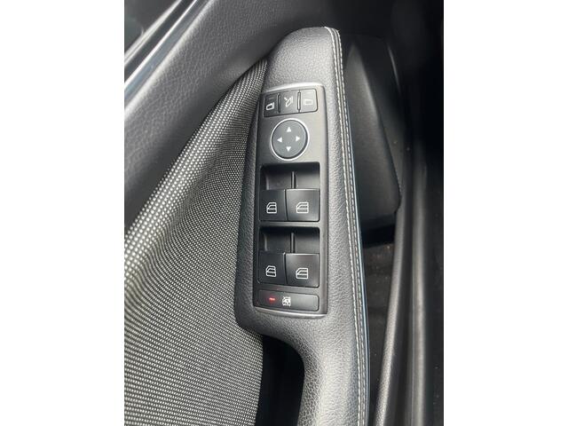 Mercedes-Benz A-KLASSE 180 Lease Edition Plus ecc perkeersensoren lm velgen navi nieuwe apk