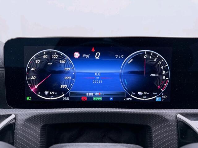 Mercedes-Benz A-KLASSE 250 e Business Solution AMG Trekhaak | AMG Line | Night Pakket | Panorama Schuif-Kanteldak | Sfeerverlichting. Inclusief 24 maanden Mercedes-Benz Certified garantie voor Europa.