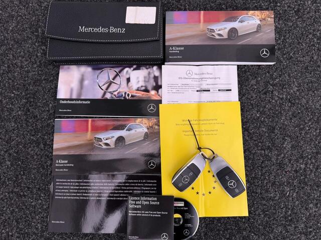 Mercedes-Benz A-KLASSE 180 Business Solution AMG AMG Line | Night Pakket | Panorama Schuif-Kanteldak | Sfeerverlichting | Stoelverwarming | Ledkoplampen. Inclusief 24 maanden Mercedes-Benz Certified garantie voor Europa.