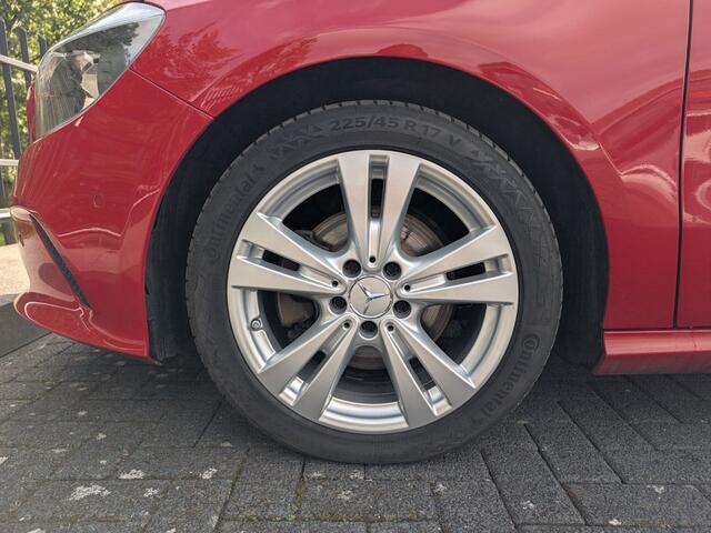 Mercedes-Benz A-KLASSE 200 A200 156PK | Trekhaak | Navi | Camera | PDC | Half leer | Cruise | Climate Control