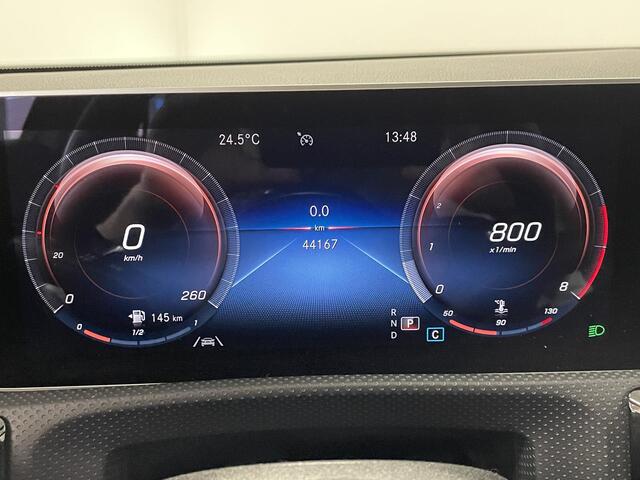 Mercedes-Benz A-KLASSE 180 AMG Line | Trekhaak | Origineel NL-auto | Camera | Stoelverwarming | Apple Carplay & Android Auto