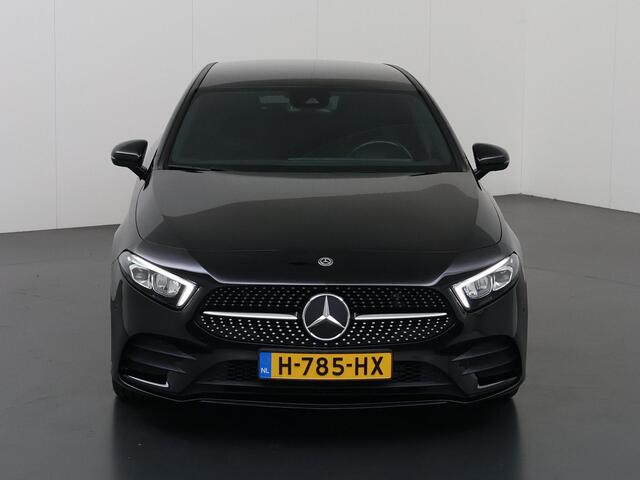 Mercedes-Benz A-KLASSE 180 Business Solution AMG | Achteruitrijcamera | Stoelverwarming | High Perfomance Led koplampen |