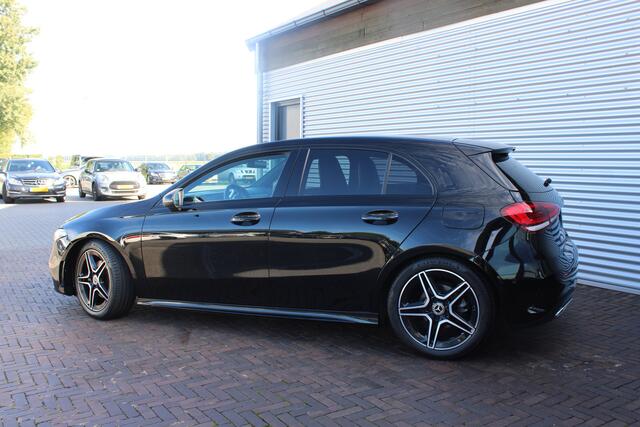 Mercedes-Benz A-KLASSE 180 Business Solution AMG night sfeer licht