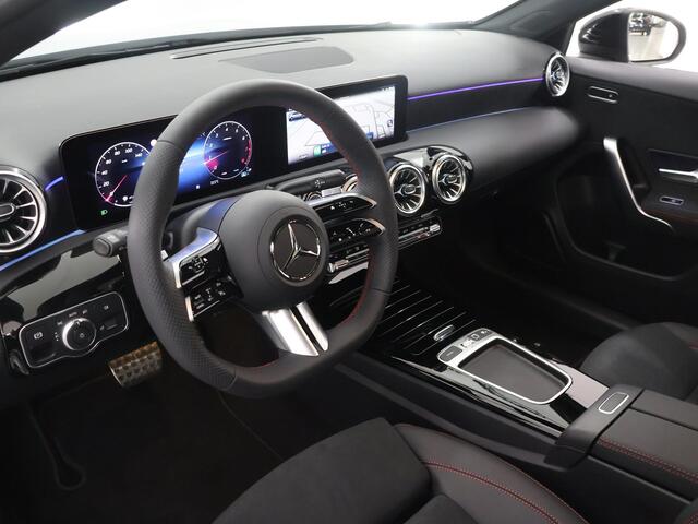 Mercedes-Benz A-KLASSE 180 Business Solution AMG | Panoramaschuifdak | Stoelverwarming | Achteruitrijcamera | MULTIBEAM LED |