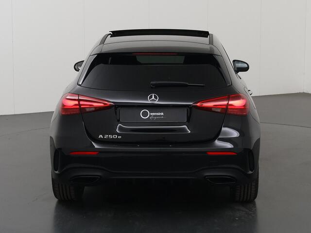 Mercedes-Benz A-KLASSE 250 e Business Solution AMG | Panoramaschuifdak | AMG Plus Line | Head up | Nightpakket | 19 inch AMG-velgen |