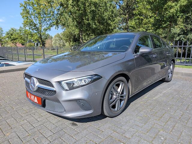 Mercedes-Benz A-KLASSE 200 | 163PK | Business + | Trekhaak | ACC | ECC | Stoelverw. | Halfleer | Camera | PDC | Lichtmetaal |