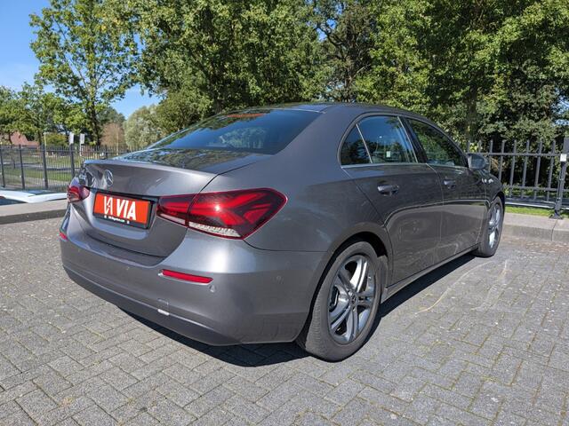 Mercedes-Benz A-KLASSE 200 | 163PK | Business + | Trekhaak | ACC | ECC | Stoelverw. | Halfleer | Camera | PDC | Lichtmetaal |