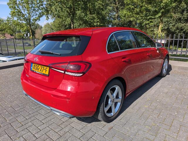 Mercedes-Benz A-KLASSE A200 | Urban | Stoelverw. | Cruise | Camera | Climate | LED | 17" velgen |