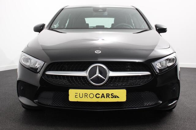 Mercedes-Benz A-KLASSE 180 7-DCT Progressive Style Plus Navigatie Climate Control Camera Led 17"Lichtmetalen velgen Dab Half Leder Cruise control