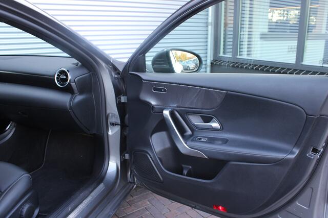 Mercedes-Benz A-KLASSE 250 e Luxury Line