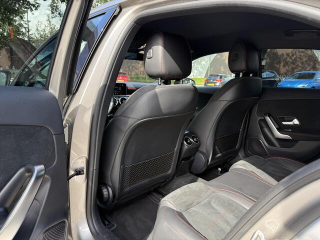 Mercedes-Benz A-KLASSE 200 Business Solution VAN: € 26.900- VOOR: € 24.877,- UW HERFSTVOORDEEL: € 2.023,-| ORIG. NL NAP 2E EIG.| 58.000KM!| GLASCOATING| WIDESCREEN| CAMERA| RECENT ONDERHOUD GEHAD, DIRECT LEVERBAAR| AMG | APPLE CARPLAY/ ANDROID AUTO| DODE HOEK SENSOR|