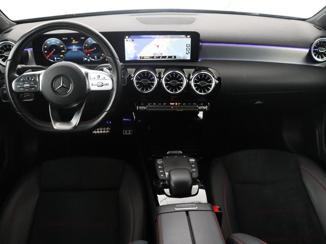Mercedes-Benz A-KLASSE 200 Business Solution AMG | Pano.Dak | Camera | Navigatie | Apple Carplay | LED