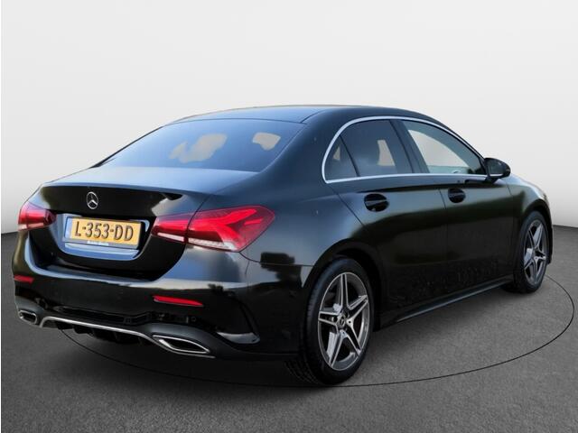 Mercedes-Benz A-KLASSE 180 AMG-line | Sfeerled | Widescreen | Stoelverwarming | Camera | Navi