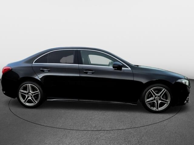 Mercedes-Benz A-KLASSE 180 AMG-line | Sfeerled | Widescreen | Stoelverwarming | Camera | Navi