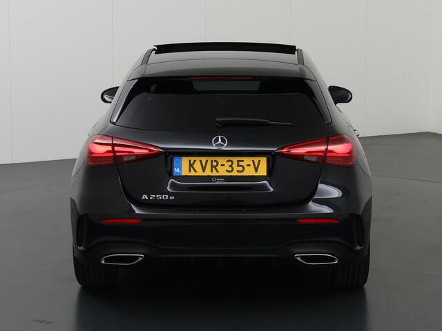 Mercedes-Benz A-KLASSE 250e Business Solution AMG | Panoramaschuifdak | Premium Plus | Head-up display | Dodehoekassistent |