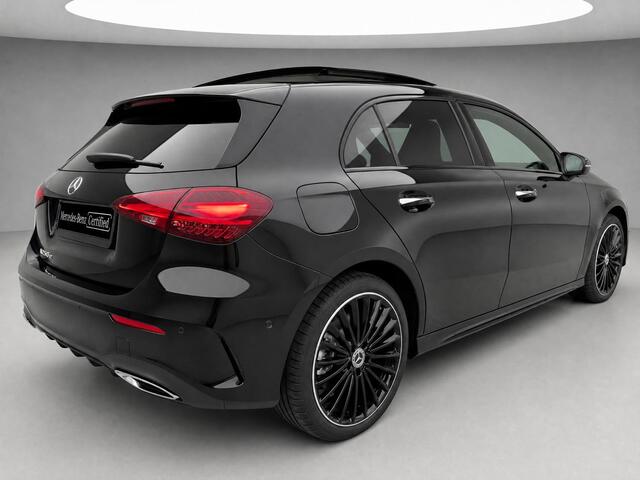 Mercedes-Benz A-KLASSE 250 e Business Solution AMG | AMG Plus Pakket | Night Pakket | Panoramadak | 360° Camera | Dodehoekassistent | Head-up Display | Advanced Sound System | MULTIBEAM LED Koplampen | Elektrisch Verstelbare Stoelen + Memory | Stoelverwarming | Sfeerverlichting | Apple CarPlay | Android Auto | Elektrisch Inklapbare Buitenspiegels | Parkeersensoren