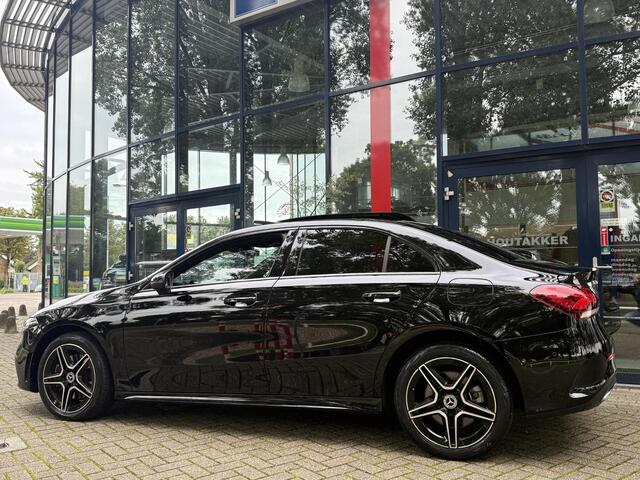 Mercedes-Benz A-KLASSE 250 e Business Solution AMG Limited | Panoramadak | Sfeerverlichting | PDC + Camera | Climate control | Navigatie |