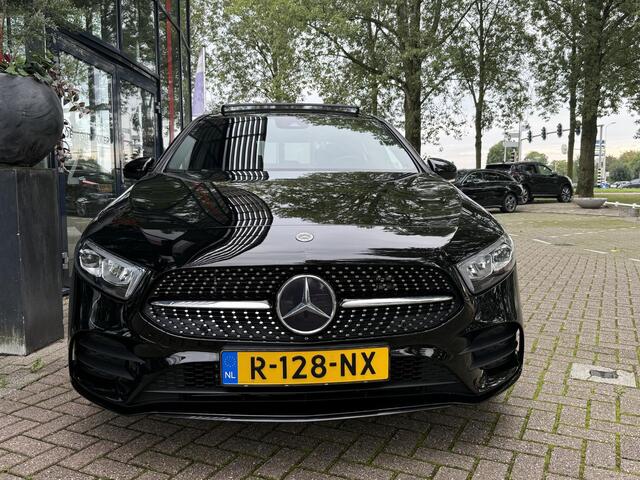 Mercedes-Benz A-KLASSE 250 e Business Solution AMG Limited | Panoramadak | Sfeerverlichting | PDC + Camera | Climate control | Navigatie |