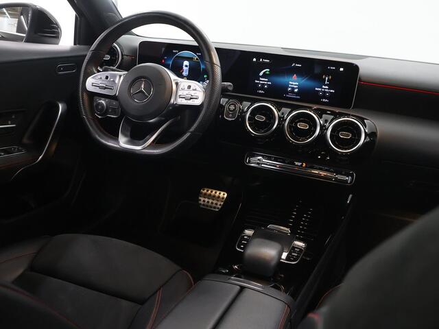 Mercedes-Benz A-KLASSE 200 Business Solution AMG | Panoramadak | Spiegelpakket | Stoelverwarming |