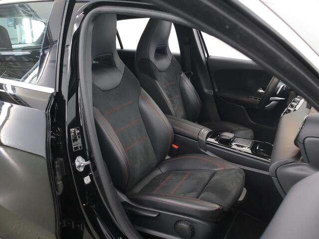 Mercedes-Benz A-KLASSE 200 Business Solution AMG | Panoramadak | Spiegelpakket | Stoelverwarming |