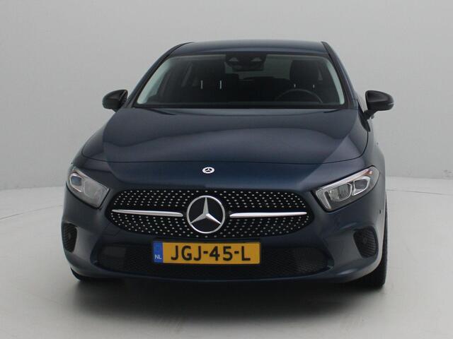 Mercedes-Benz A-KLASSE 250 e Business Solution AMG Limited | Multispaak wielen | electronic climate controle | rijstrooksensor met correctie | Navigatiesysteem |