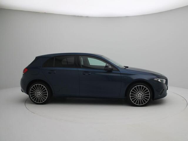 Mercedes-Benz A-KLASSE 250 e Business Solution AMG Limited | Multispaak wielen | electronic climate controle | rijstrooksensor met correctie | Navigatiesysteem |
