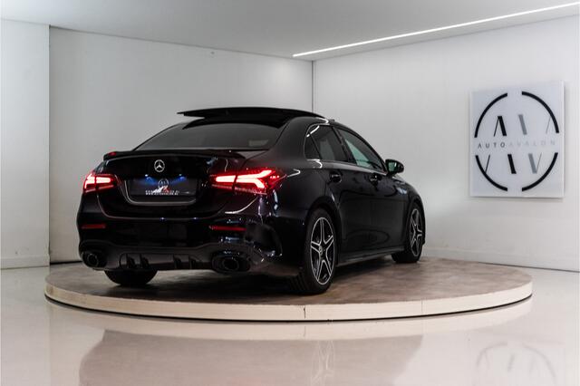 Mercedes-Benz A-KLASSE 180 Business Solution AMG 136PK | A35 Optiek | Pano | Sfeer | LED | Carplay | Garantie