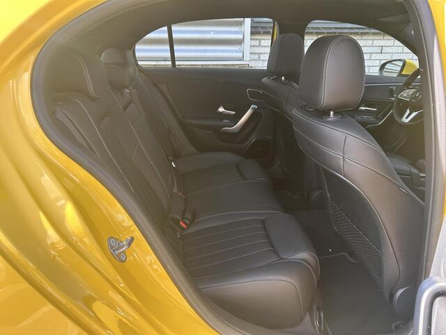 Mercedes-Benz A-KLASSE 220 Launch Edition Premium Plus | Panoramadak | Burmester | Stoelverwarming