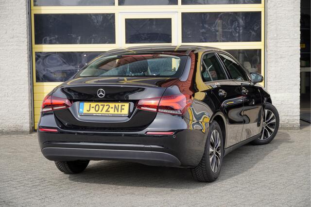 Mercedes-Benz A-KLASSE 180 Automaat! Business Solution BJ2020 Lmv 16" | Led V+A | Pdc | Navi | Virtual cockpit | Climate control | Cruise control | Verwarmde voorstoelen | Getint glas