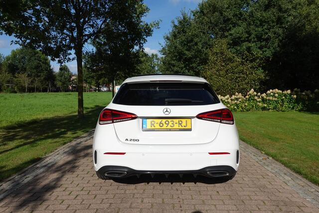 Mercedes-Benz A-KLASSE 200 Business Solution AMG | Panorama dak | Sfeerverlichting | Memory | Stoelverwarming | BTW |
