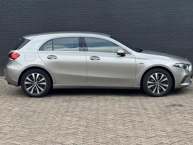 Mercedes-Benz A-KLASSE 250 e Premium I INCL. € 850,00 AFL.KOSTEN + BOVAG GARANTIE