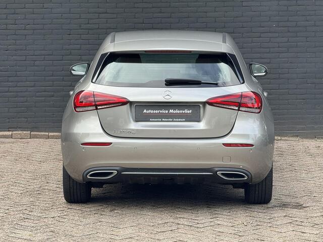 Mercedes-Benz A-KLASSE 250 e Premium I INCL. € 850,00 AFL.KOSTEN + BOVAG GARANTIE