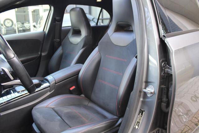 Mercedes-Benz A-KLASSE 180 d | AMG | Night Pakket | Panorma