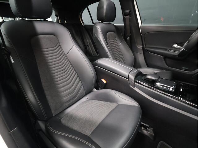 Mercedes-Benz A-KLASSE 200 Business Solution [SCHUIFKANTELDAK, SFEERVERLICHTING, STOELVERWARMING, CAMERA, HALF LEDER, CRUISE, PDC V+A, BLUETOOTH, CLIMATE, NIEUWSTAAT]
