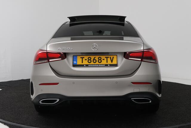 Mercedes-Benz A-KLASSE 250 e (PANORAMADAK, ELEKT. STOELEN, SFEERVERLICHTING, ADAPTIEVE CRUISE)