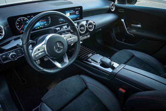 Mercedes-Benz A-KLASSE 250 e AMG Line * Pano * Night-pakket * Distronic