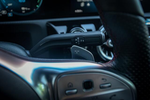 Mercedes-Benz A-KLASSE 250 e AMG Line * Pano * Night-pakket * Distronic
