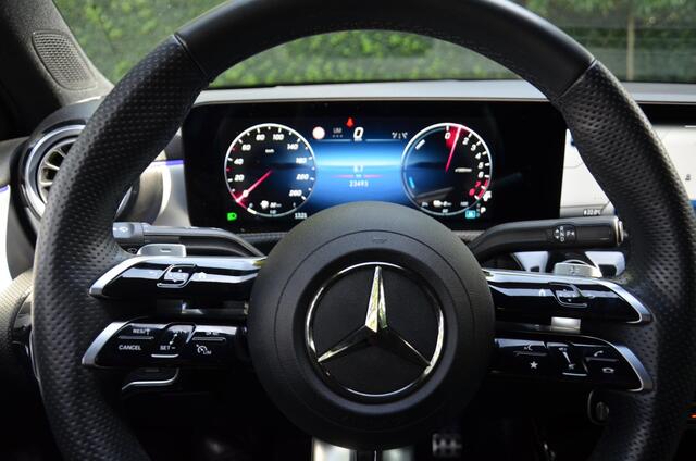 Mercedes-Benz A-KLASSE 250 e Business Solution AMG Automaat/Led/Navi/Pdc/Ecc/Panoramadak/Achteruitrijcamera/Stoelverwarming/Cr-Controle/Privacy-Glass/Lmv/19-Inch Lmv/ Elektrisch verstelbare voorstoelen met geheugenfunctie/360°-camera
