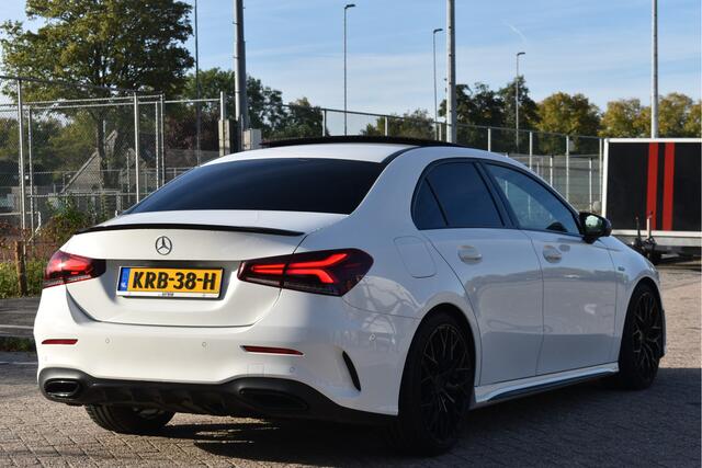 Mercedes-Benz A-KLASSE 250 e Business Solution AMG Limited 218 pk | Zéér vol | 360 gr.camera | Massagestoelen | Pano | Elekt.stoelen memory | Burmester | Sfeerverlichting | Full LED