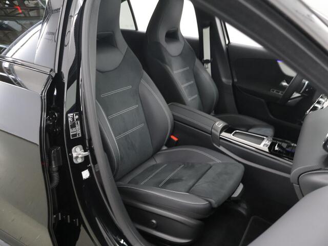 Mercedes-Benz A-KLASSE 250 e Business Solution AMG | Panoramaschuifdak | AMG Plus Line | Head up | Nightpakket | 19 inch AMG-velgen |