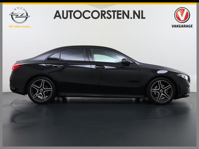Mercedes-Benz A-KLASSE Sedan 180 Automaat AMG Line Night Premium Stoelverwarming Camera Apple Carplay Android Auto Navi Ecc Keyless-go Pdc Cruise Control Regensensor Privacy Glas Led-High Performance Isofix Bluetooth DAB 1e Eigenaar Origineel Nederlandse Auto