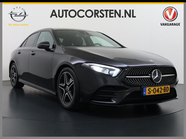 Mercedes-Benz A-KLASSE Sedan 180 Automaat AMG Line Night Premium Stoelverwarming Camera Apple Carplay Android Auto Navi Ecc Keyless-go Pdc Cruise Control Regensensor Privacy Glas Led-High Performance Isofix Bluetooth DAB 1e Eigenaar Origineel Nederlandse Auto