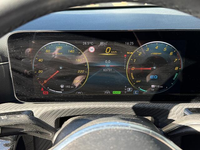 Mercedes-Benz A-KLASSE 250 e Business Line 17"/Panoramadak/Adaptieve cruise/Dodehoek/Stoelverwarming/LED/PDC v+a/Apple Carplay & Android Auto