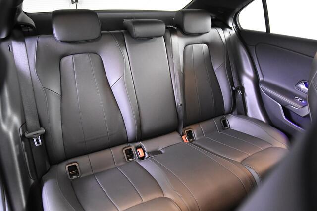 Mercedes-Benz A-KLASSE 180 *Leer*Navigatie*Carplay*Camera*