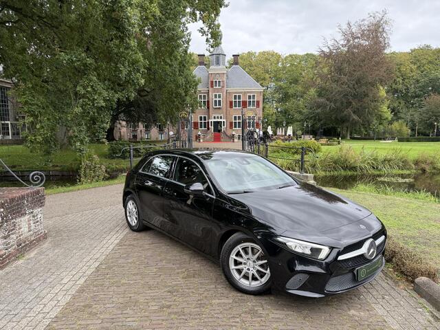 Mercedes-Benz A-KLASSE 200 Business Solution | Leder | Camera | Stoelverwarming | Nieuwe Service & APK | Garantie |