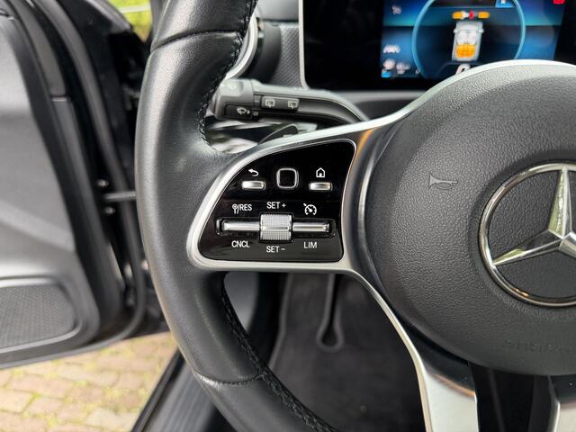 Mercedes-Benz A-KLASSE 200 Business Solution | Leder | Camera | Stoelverwarming | Nieuwe Service & APK | Garantie |