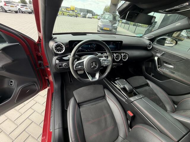 Mercedes-Benz A-KLASSE 250 e Premium Plus | Pano | Burmester | Memory | Multibeam | AMG pakket