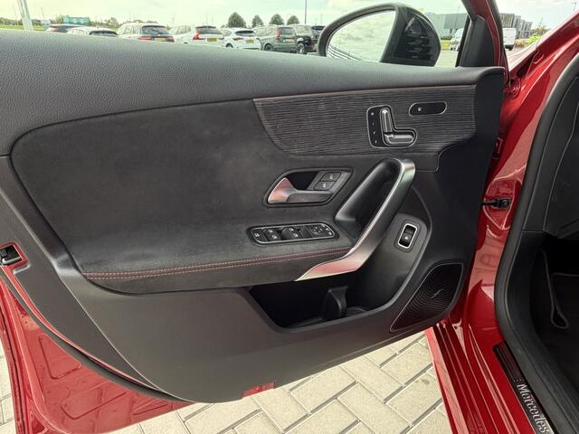 Mercedes-Benz A-KLASSE 250 e Premium Plus | Pano | Burmester | Memory | Multibeam | AMG pakket