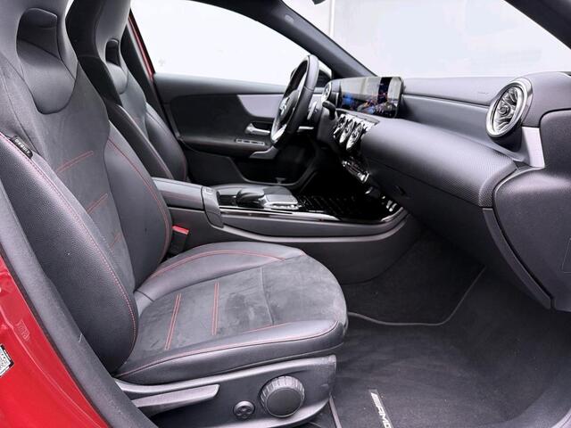 Mercedes-Benz A-KLASSE 180 AMG Nightpakket | Sfeerverlichting | Stoelverwarming | DAB | LED | Parkeerpakket met Camera | Inclusief 24 maanden Mercedes-Benz Certified garantie voor Europa.