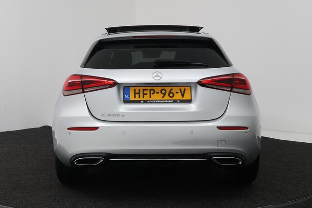 Mercedes-Benz A-KLASSE 250 e Business Solution AMG Limited (PANORAMADAK, SFEERVERLICHTING, BURMEISTER, CAMERA, SFEERVERLICHTING, STOELVERWARMING)
